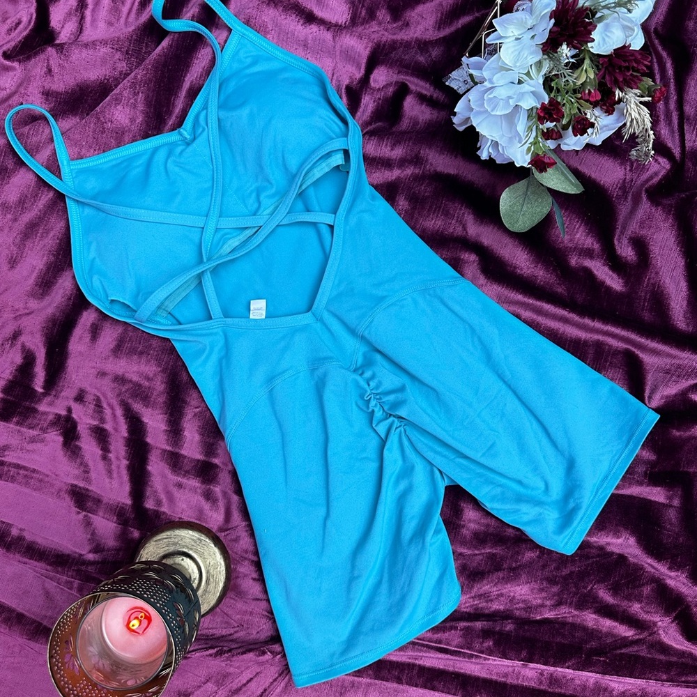 Peechbum Form Fitting Scrunch Bum Romper sz Med Bodysuit